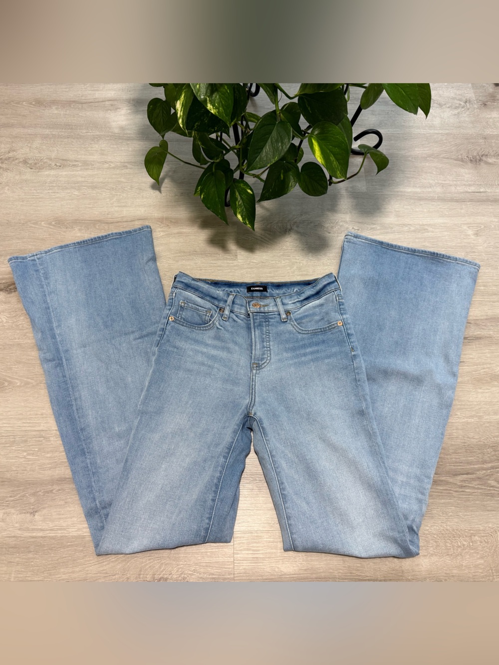 Express-70’s Flare Jeans-Light Blue Wash-0 Long